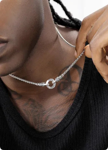 S925 sterling silver clavicle necklace with geometric pendant on silver chain