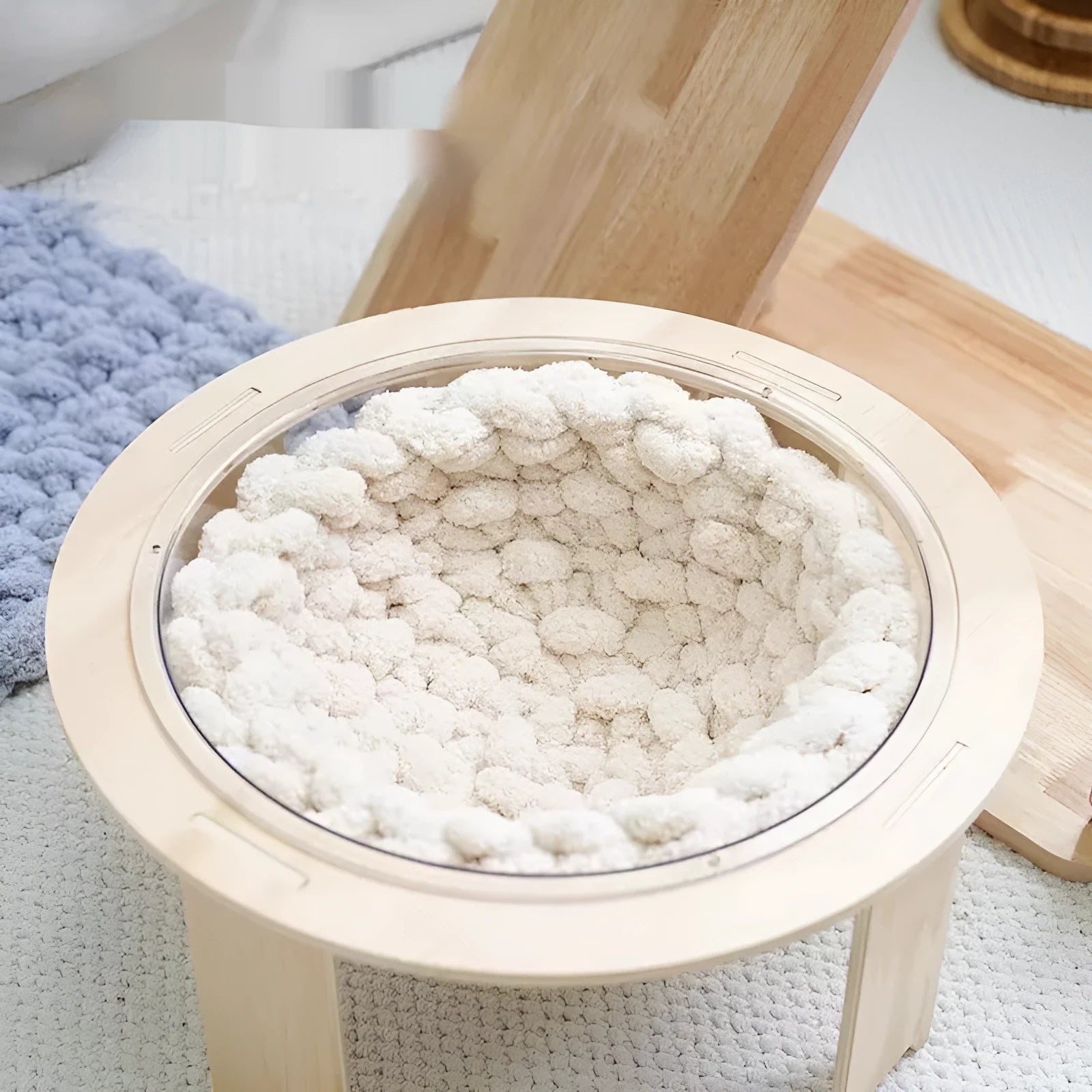 Hand-woven thermal wool pet mat in creamy white for dogs and cats, available in multiple sizes