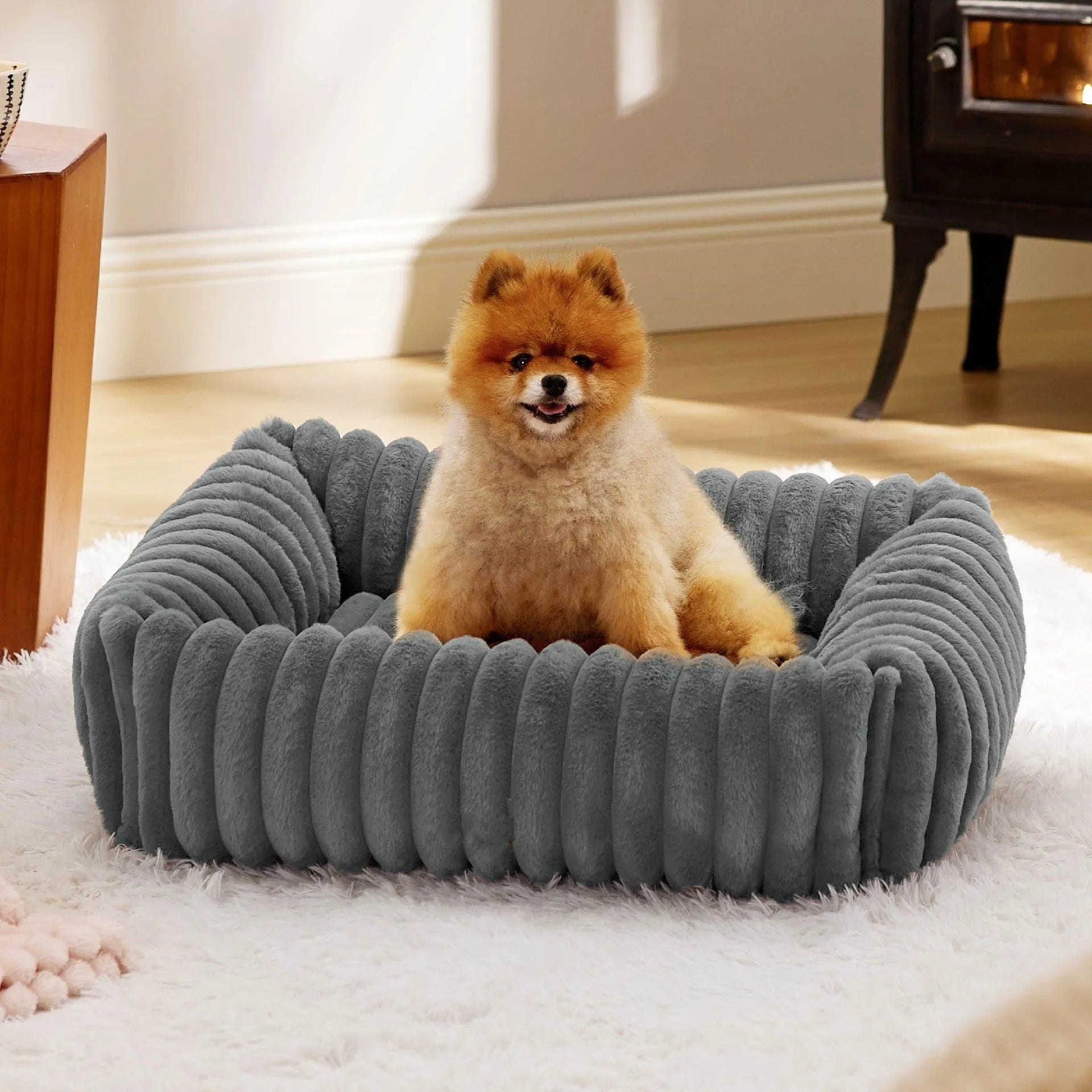 Soft faux fur pet bed for dogs and cats with removable cover in beige colour