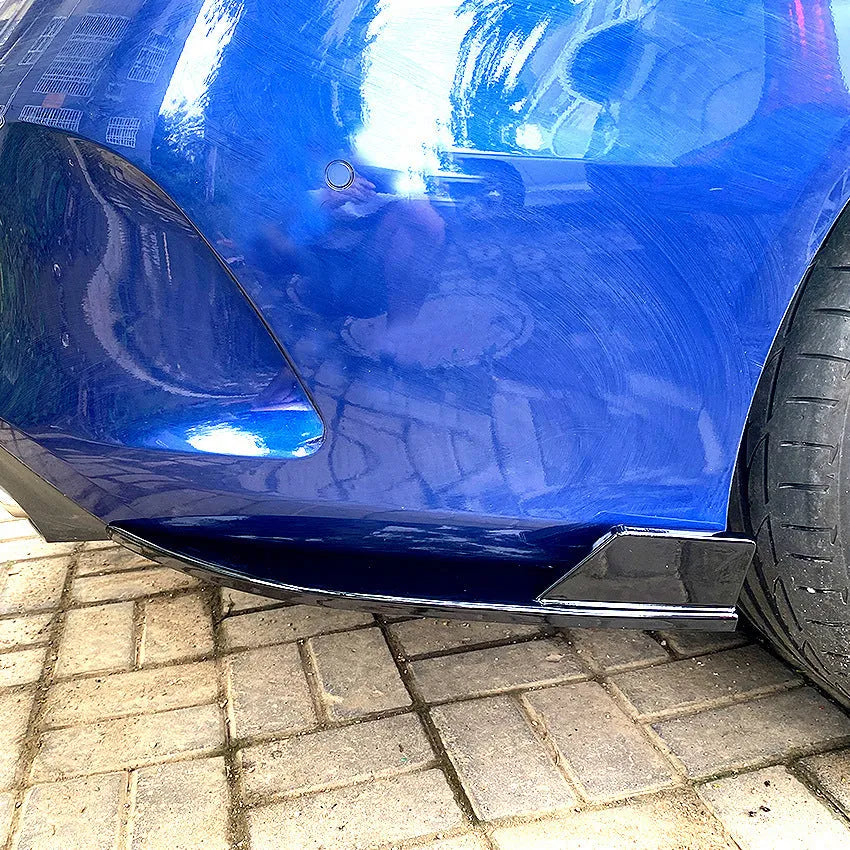 Car rear cornerite protectors in PP plastic with piano black or carbon fibre pattern finishes for bumper protection
