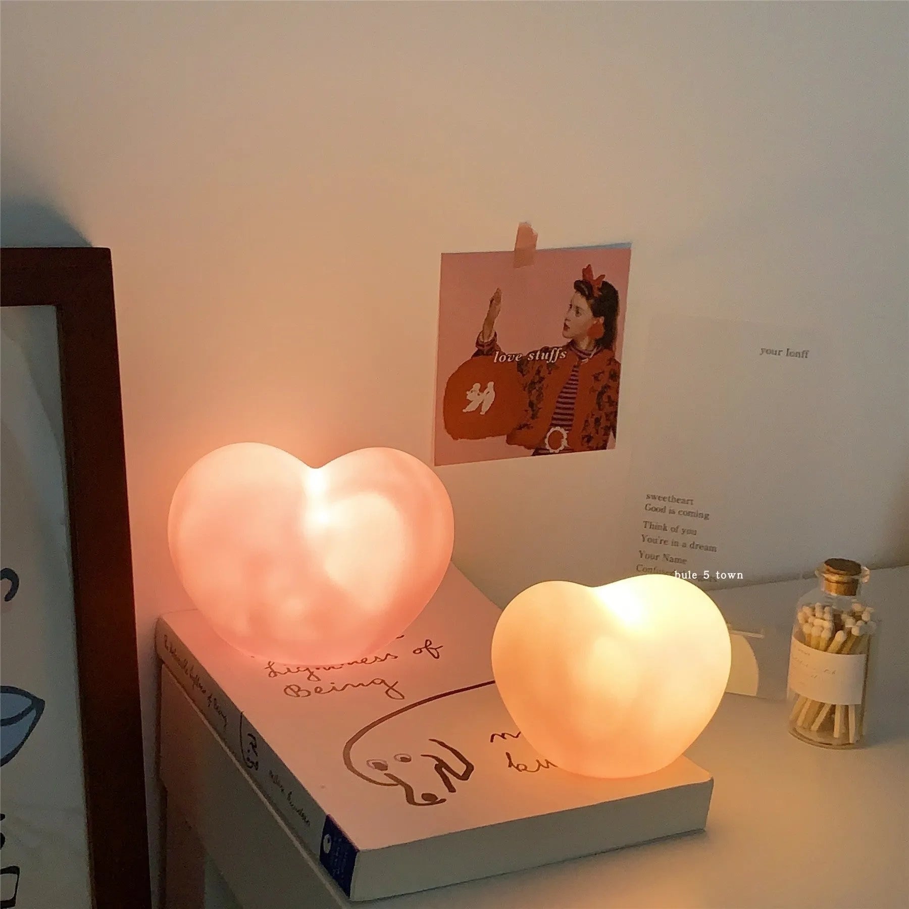 Vinyl atmosphere lamp with warm glow LED lighting in pink or white colour options