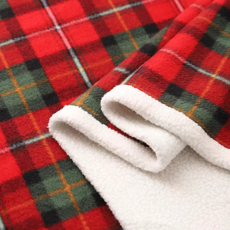 Nordic style geometric plaid blanket, polyester, 100cm x 140cm, red and blue colourway