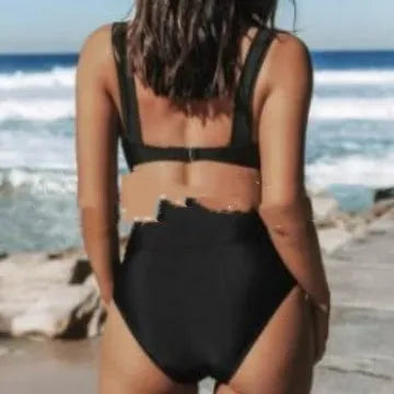 Women's solid colour bikini swimsuit in polyester blend fabric with slim silhouette