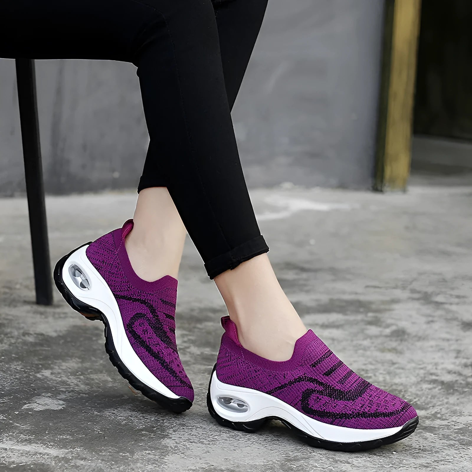 Women's low-top mesh tennis shoes with PVC air cushion soles in purple, pink, black, or grey colours