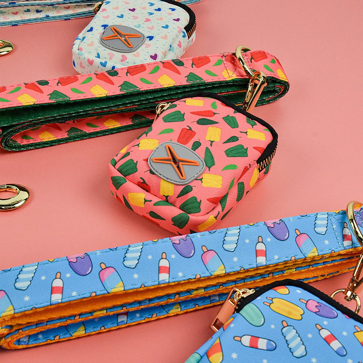 Polyester pet waste rope set with hand grip, integrated bag container, blue ice cream colour