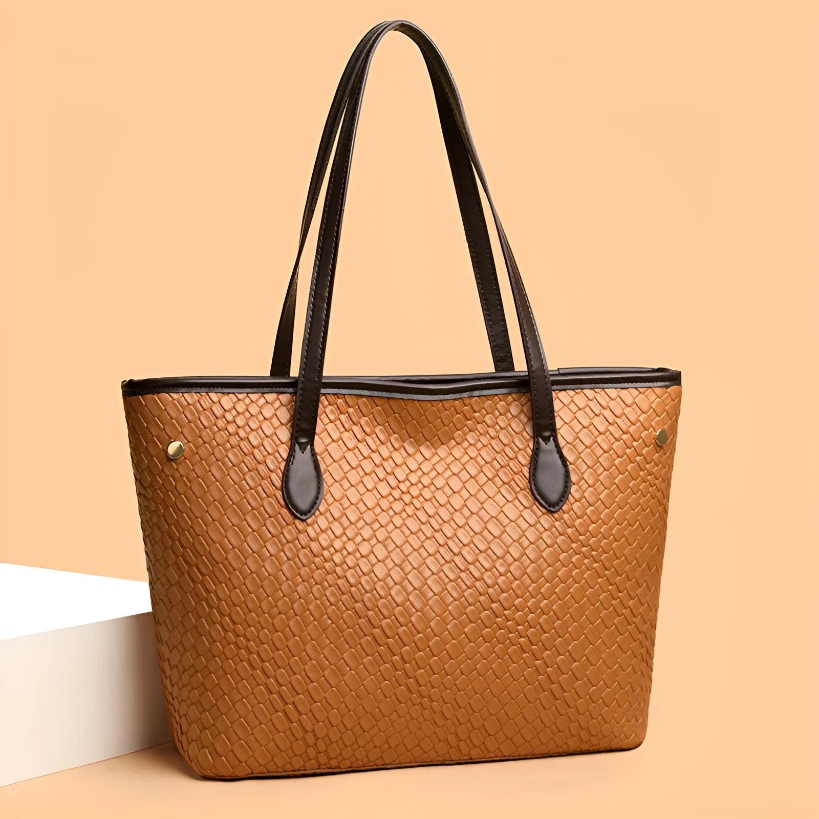 Retro women's large capacity commuter handbag in black or brown with sandwich pocket design