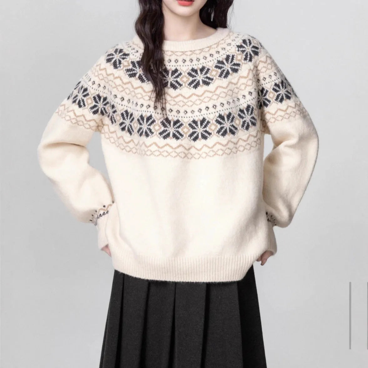 Women's milky white vintage fair isle geometric pattern thick pullover sweater with crew neck.