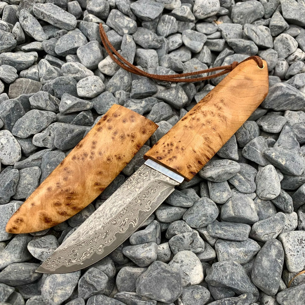White Shadow Damascus pattern steel short knife with Thuja wood handle for outdoor camping
