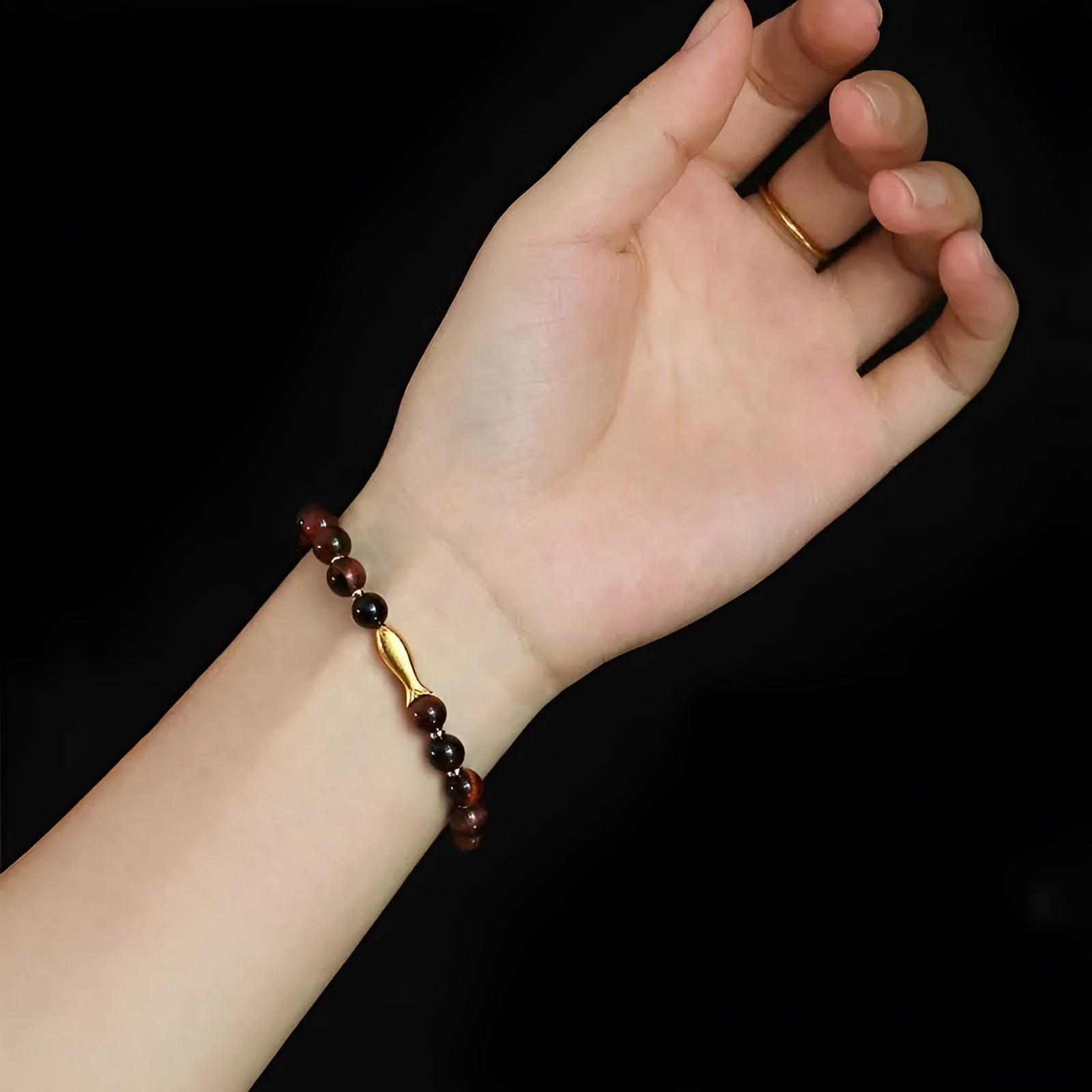 Yellow tiger eye small fish beaded bracelet for women with animal modelling and zodiac design