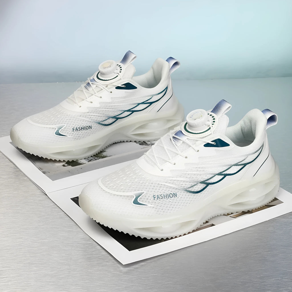 Casual low-top breathable trainers in solid colour with round toe and lace-up design.