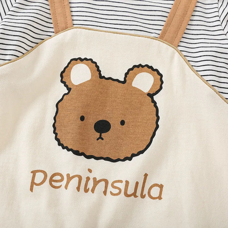 Cotton baby short sleeve romper with a cartoon bear print, Korean style.