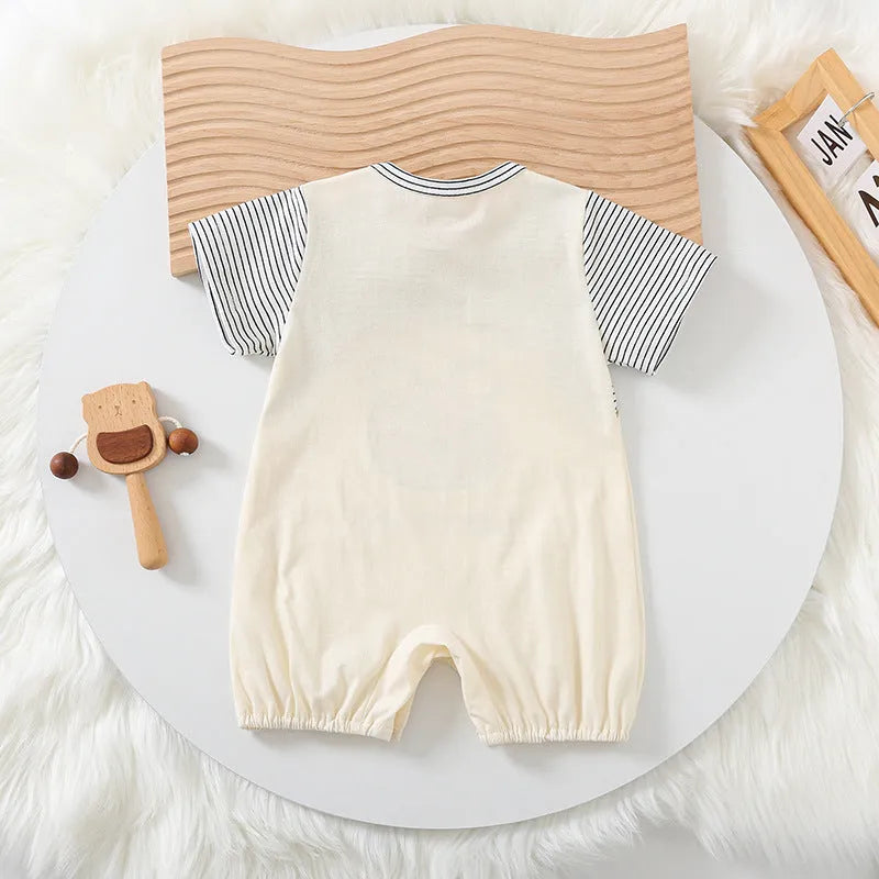 Cotton baby short sleeve romper with a cartoon bear print, Korean style.