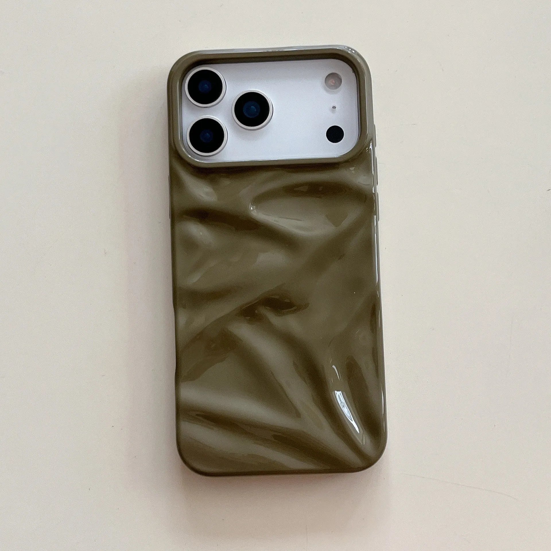 Three-dimensional pleated pattern TPU phone case in green for iPhone, anti-fall and anti-fingerprint