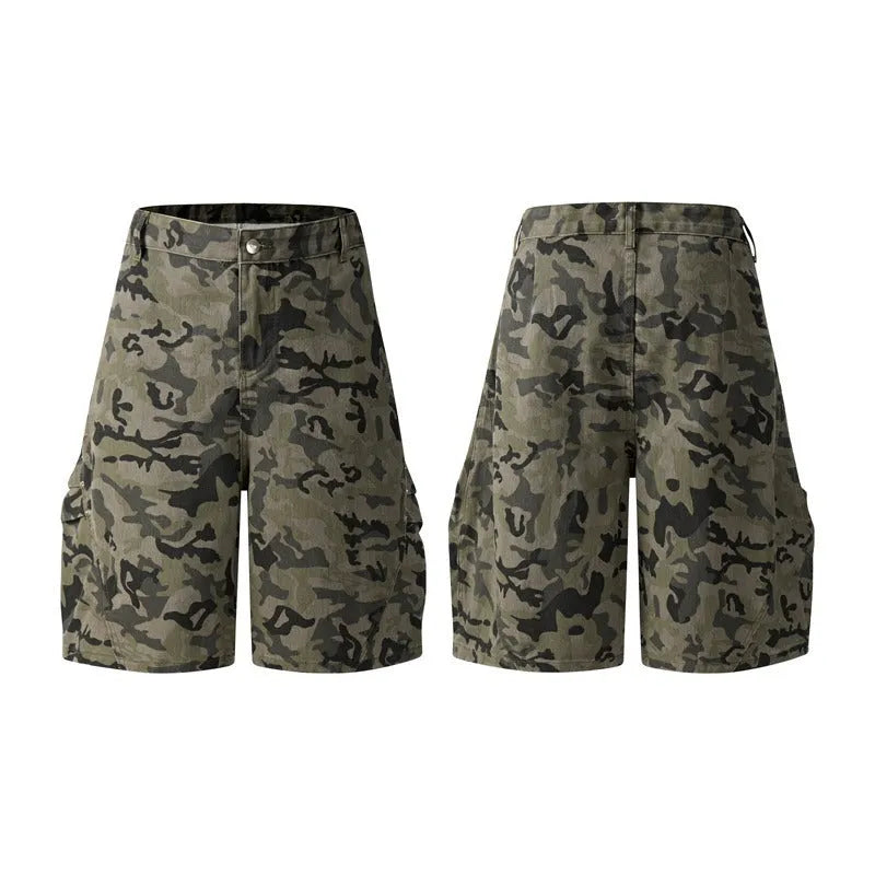 Retro loose-fit workwear shorts for men and women in washed cotton with a zipper fly, shown in grey colour.