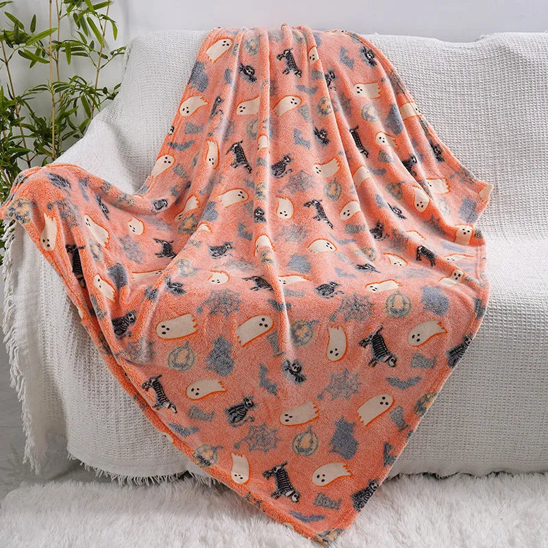 Cartoon-style flannel blanket for children on a bed, showing colour options S126, S127, S128, S135, S144.