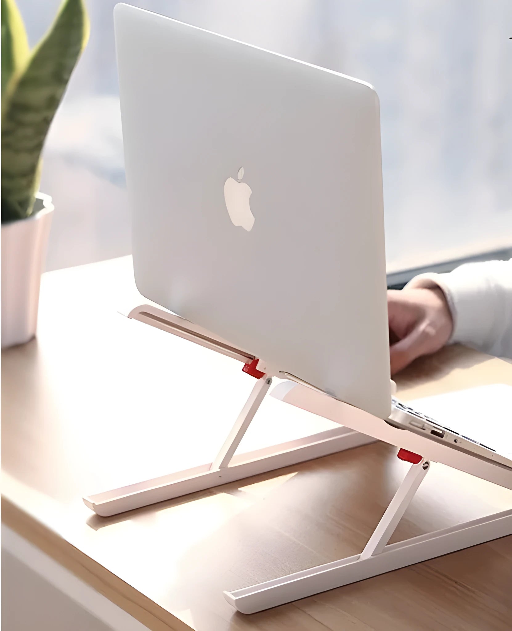 White Whale Race portable laptop bracket for Apple computers with folding elevation design