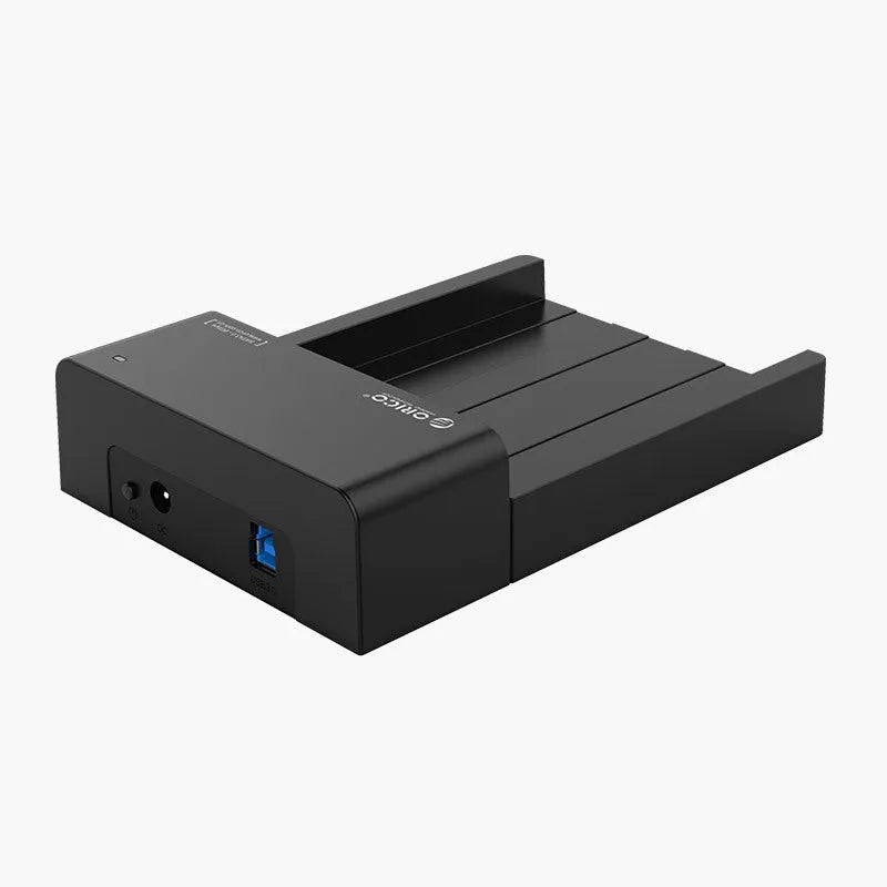 Black plastic hard disk box for 2.5-inch and 3.5-inch SATA drives with included data cable