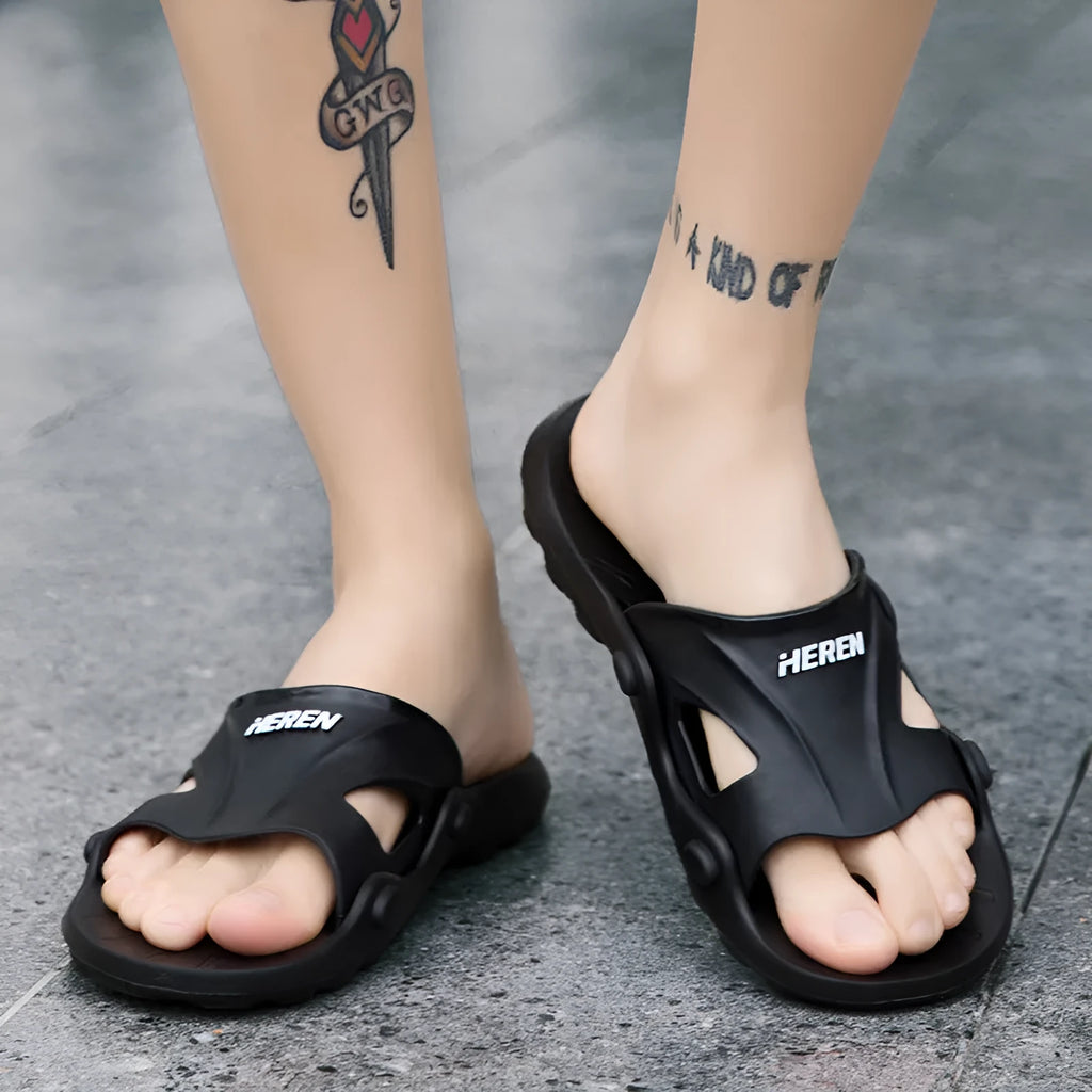 Indoor bathroom slippers for men with plastic vamp and rubber sole in multiple colours and sizes from 36 to 45 for home and spa use