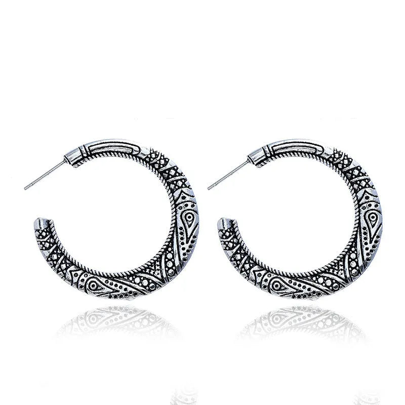 C-shaped alloy earrings with vintage engraving street shot design in bronze and silver colour options