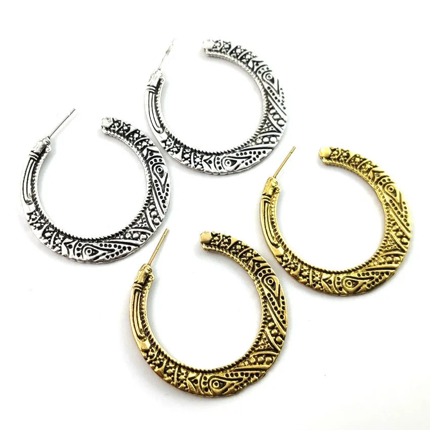 C-shaped alloy earrings with vintage engraving street shot design in bronze and silver colour options