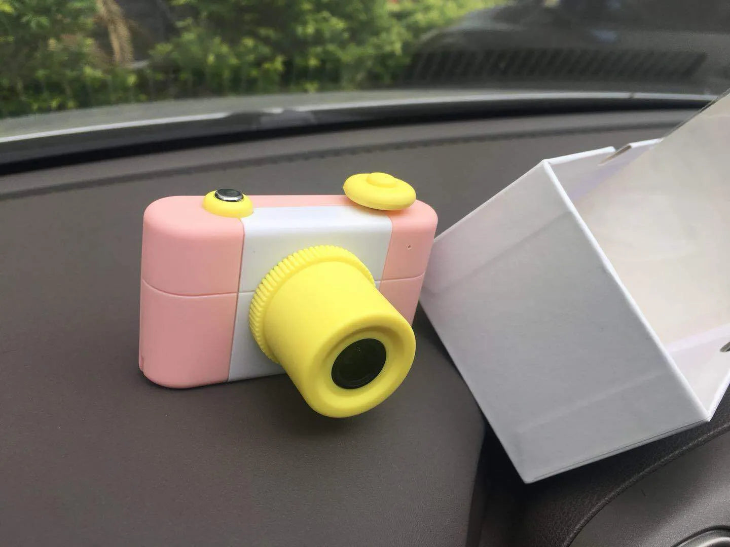 Blue GIMON children's digital camera with 1.5-inch screen, shown next to a pink version.