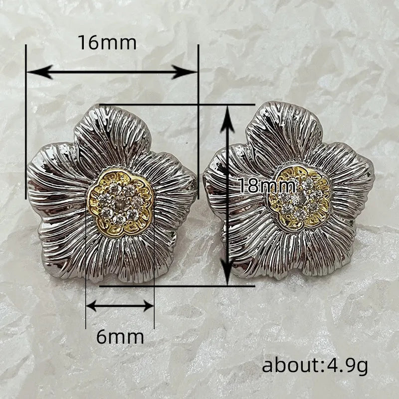 Copper stud earrings with a retro gardenia flower design in E3002 two-tone colour.