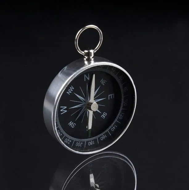Silver metal compass with 45mm diameter dial and aluminium shell