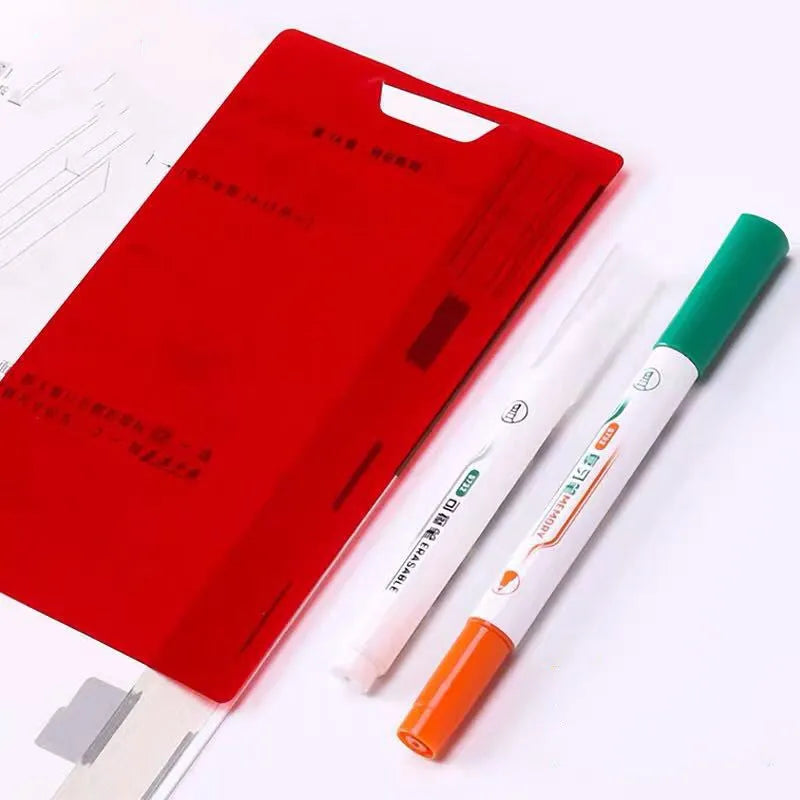 Green erasable highlighter pen set with plastic shell and card packaging