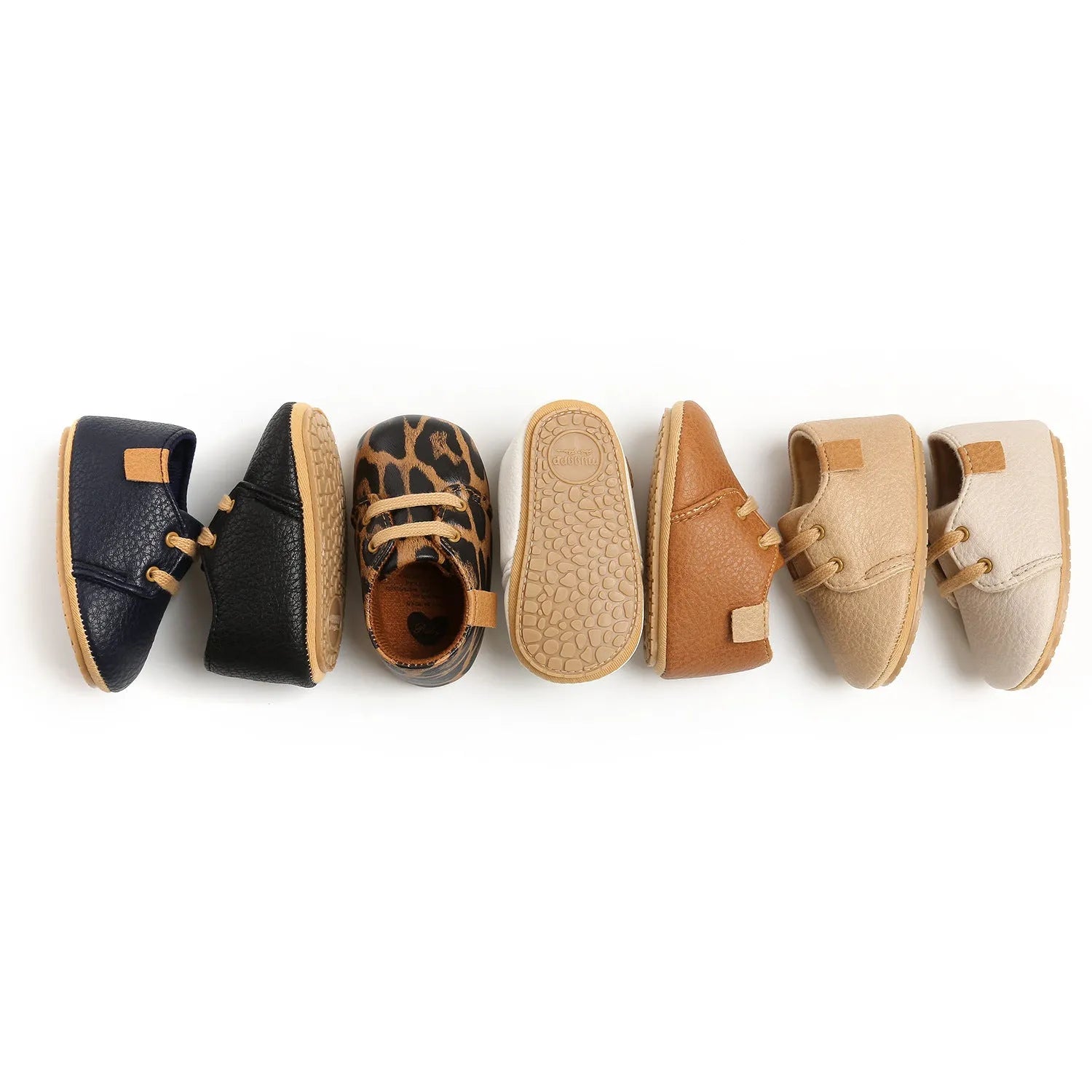 Soft synthetic leather baby moccasins with anti-slip rubber sole in beige, size 11 cm, for first walkers