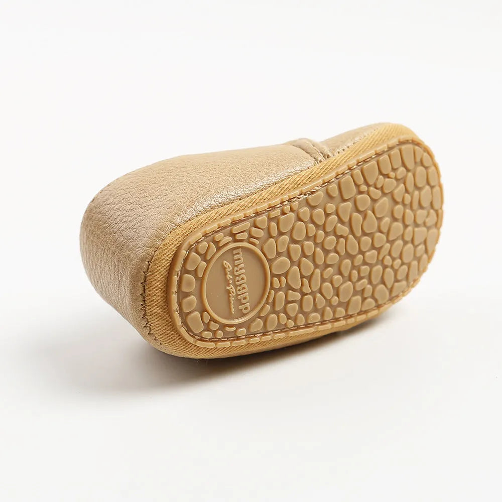 Soft synthetic leather baby moccasins with anti-slip rubber sole in beige, size 11 cm, for first walkers