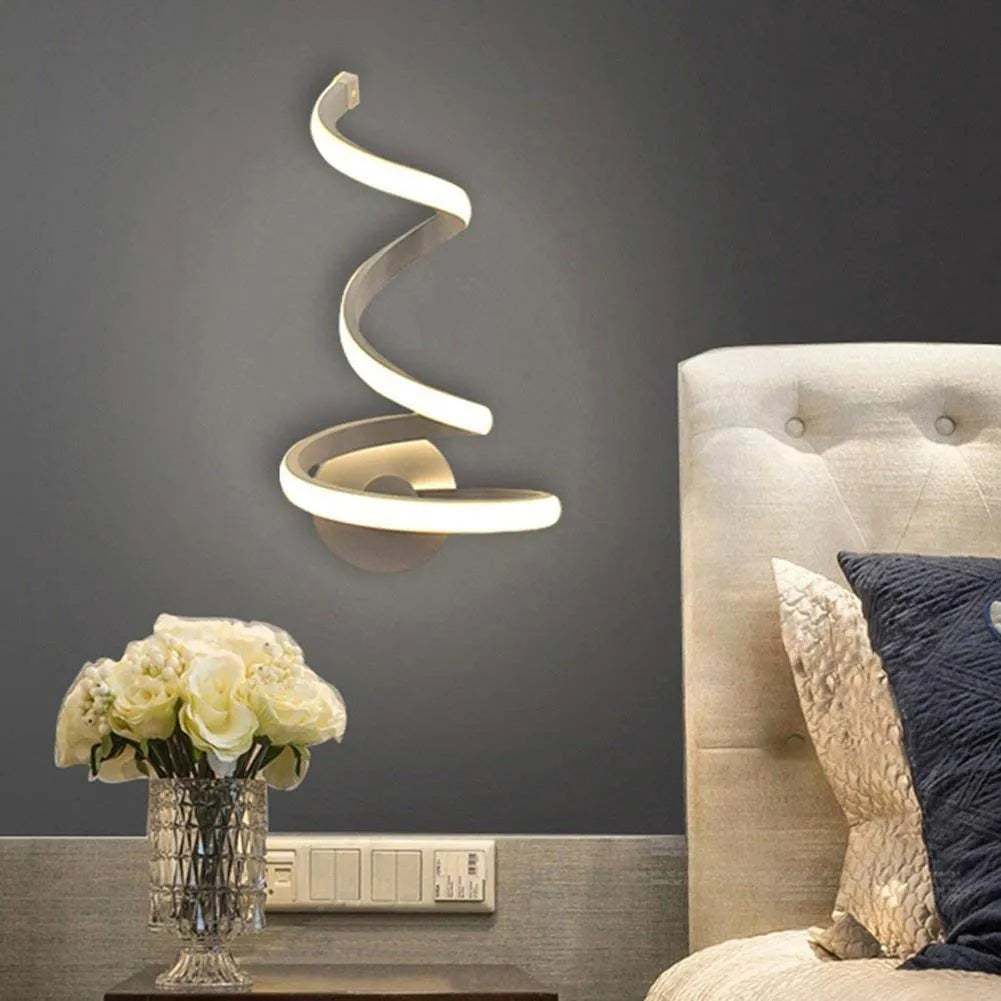 Modern aluminium wall lamp with snake pattern design in warm white or white light illumination