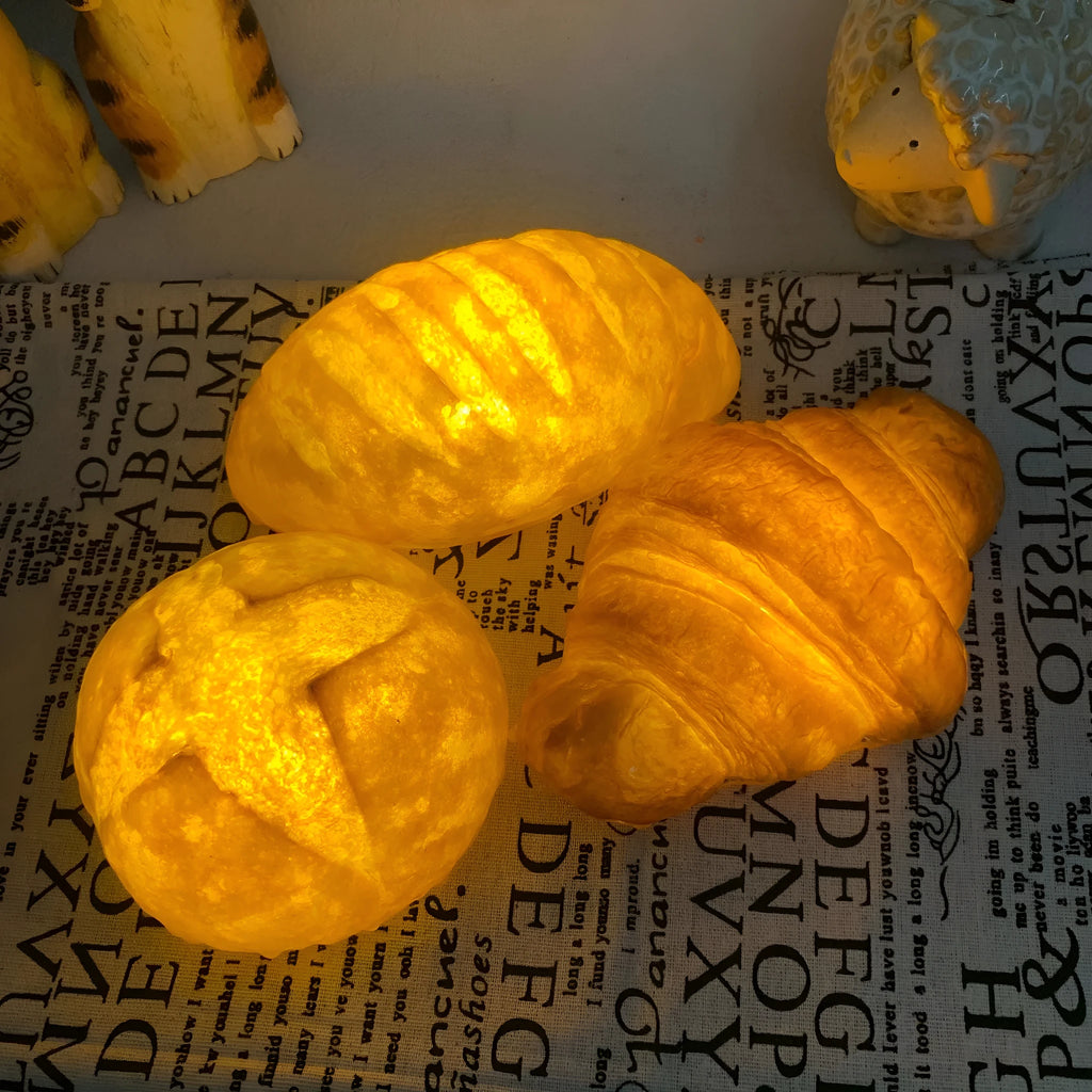 Battery-powered LED night light with simulated croissant bread design for bedroom decoration