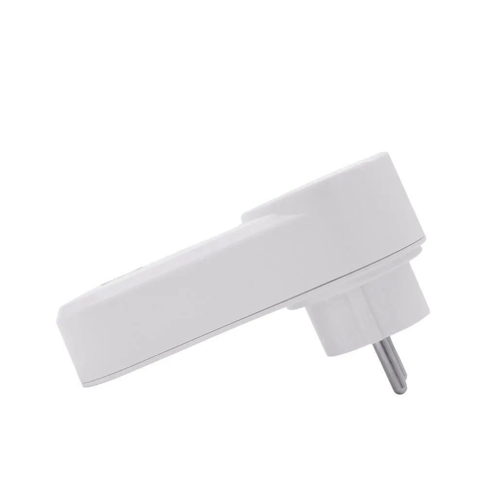 Smart socket model MR-C004 with EU/UK/US plug support and PC flame retardant housing