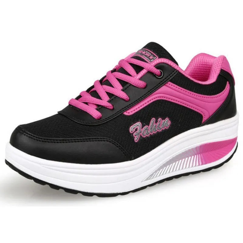 Women's heelless travel sports shoes in black with a 3-5cm mid-heel.