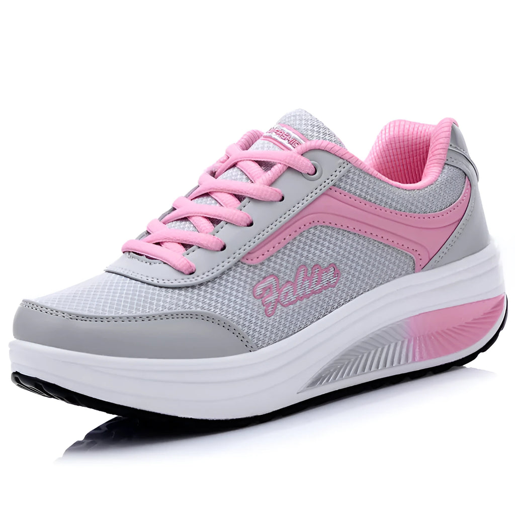 Women's heelless travel sports shoes in black with a 3-5cm mid-heel.
