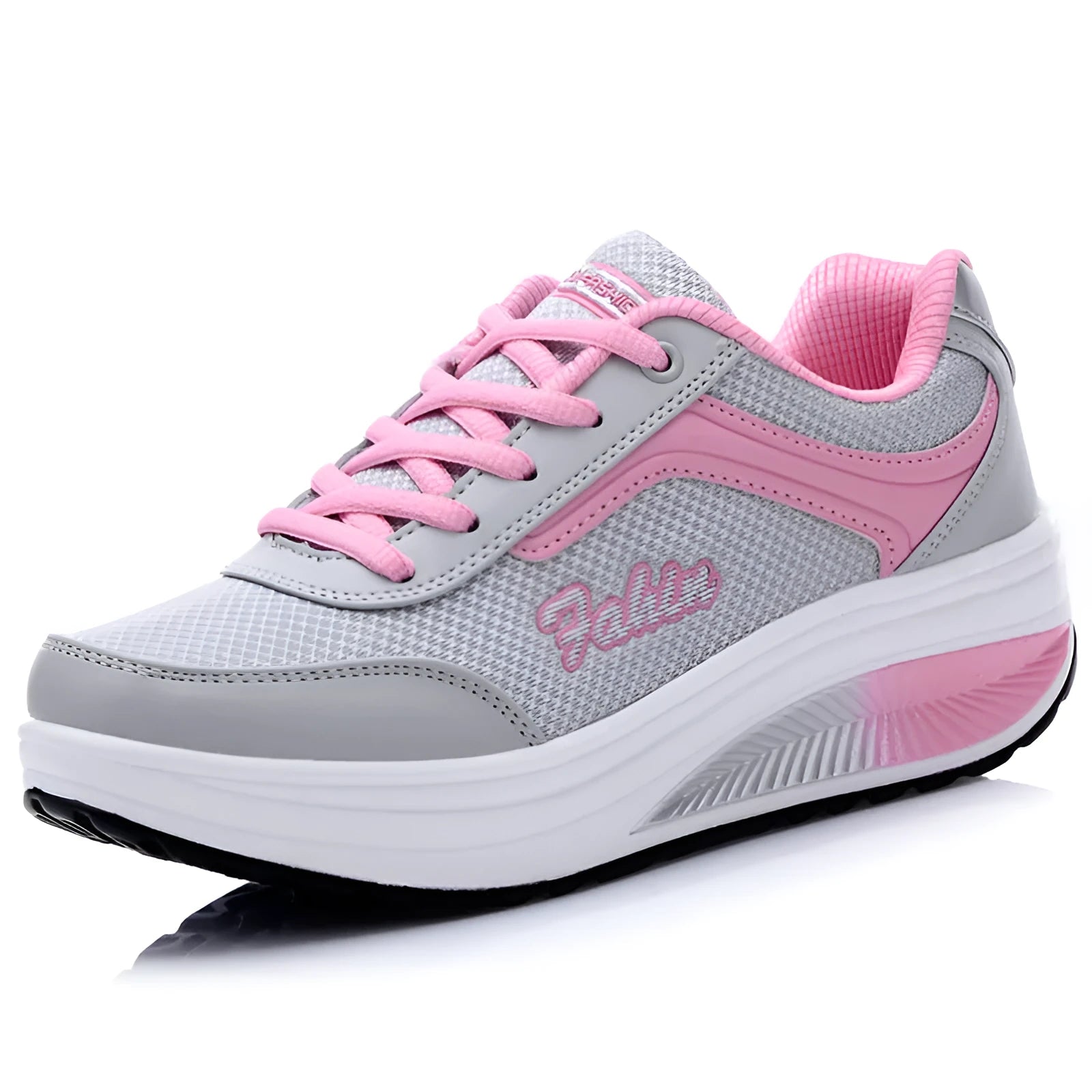 Women's heelless travel sports shoes in black with a 3-5cm mid-heel.