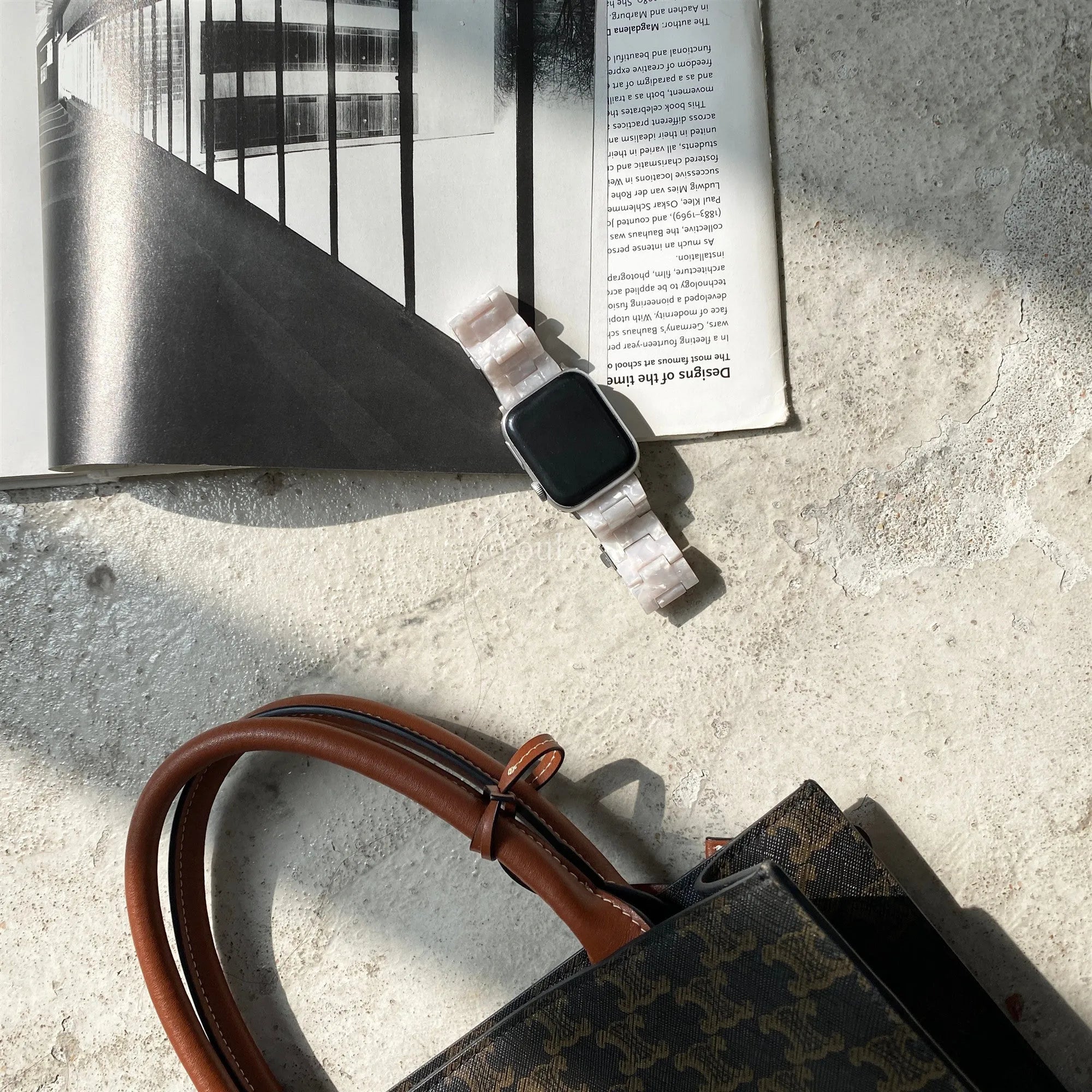 White shell pattern environmentally friendly resin Apple Watch strap for series 1-5 models