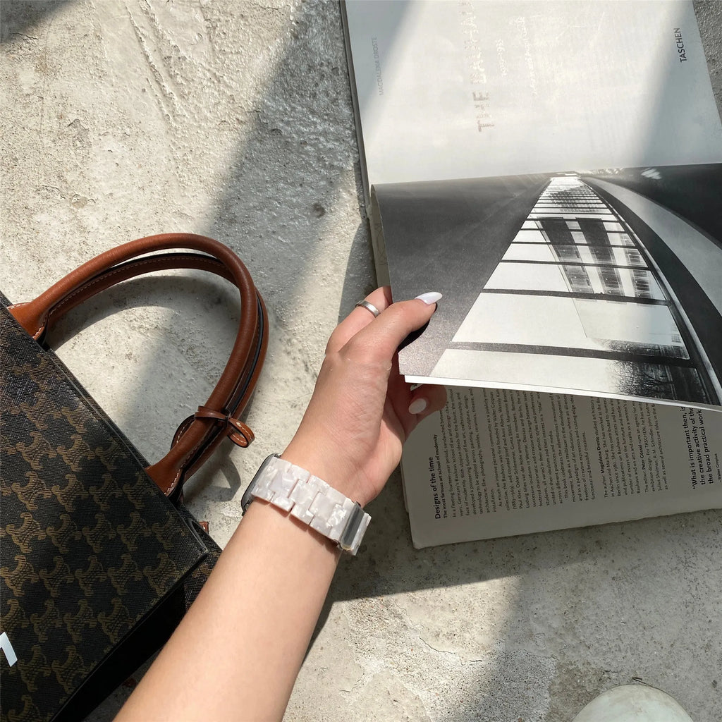 White shell pattern environmentally friendly resin Apple Watch strap for series 1-5 models