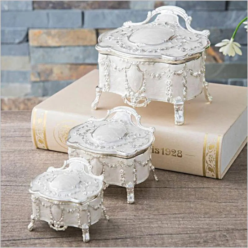 Hangkai European zinc alloy jewelry box in ancient tin colour, shown in large, medium, and small sizes.