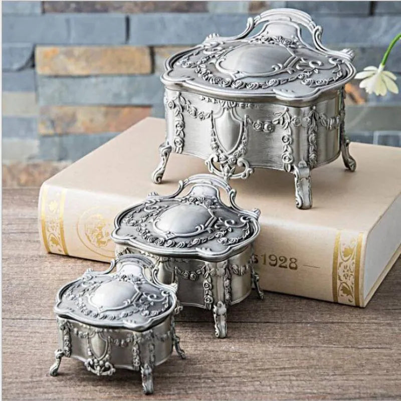 Hangkai European zinc alloy jewelry box in ancient tin colour, shown in large, medium, and small sizes.