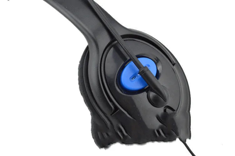 Black PS4 wired gaming headset with adjustable headband and 3.5mm audio plug