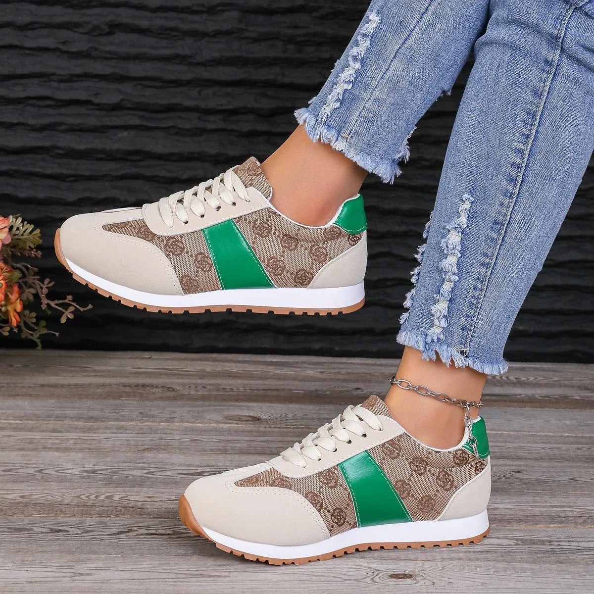 Women's khaki lace-up casual shoes with cross strap and flat heel design