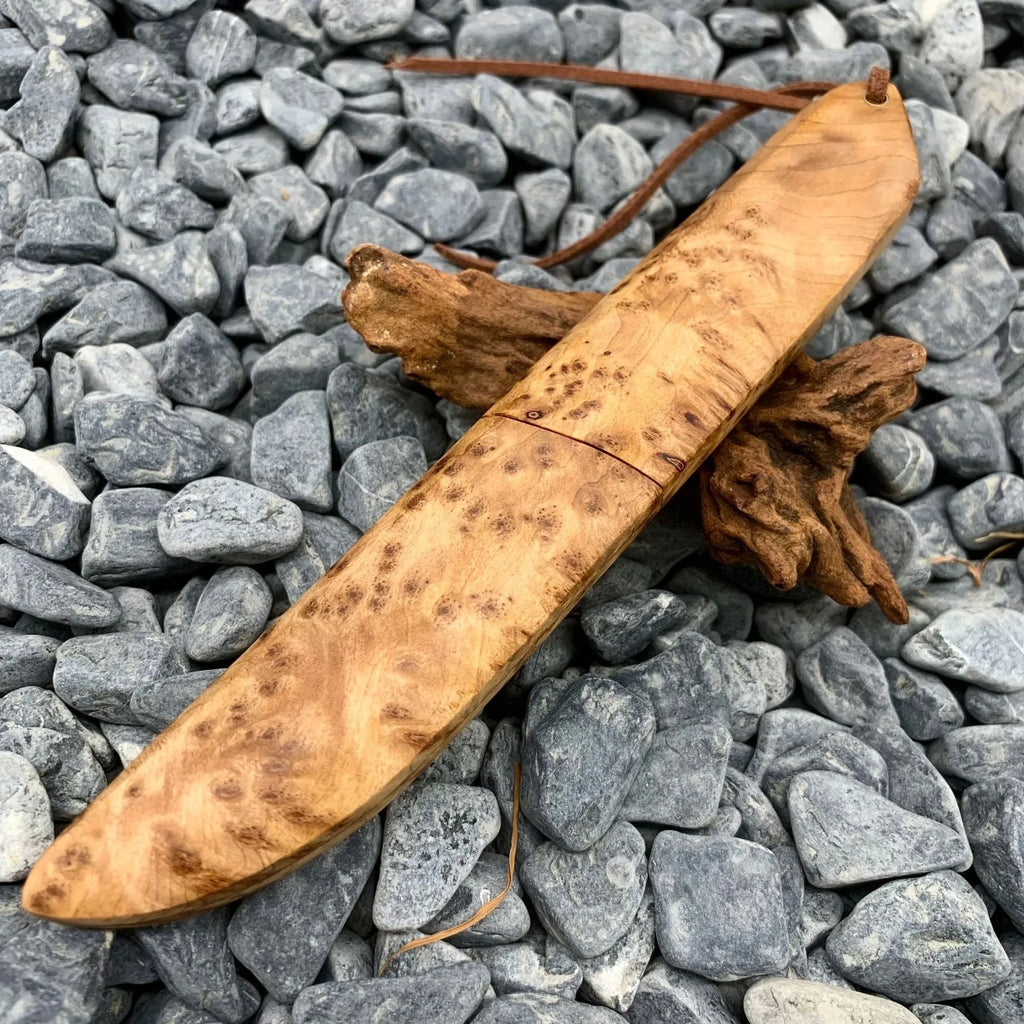 White Shadow Damascus pattern steel short knife with Thuja wood handle for outdoor camping