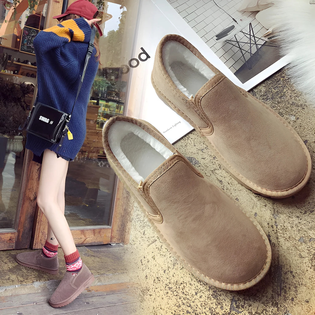 Fleece-lined flat snow boots in khaki colour with rubber sole