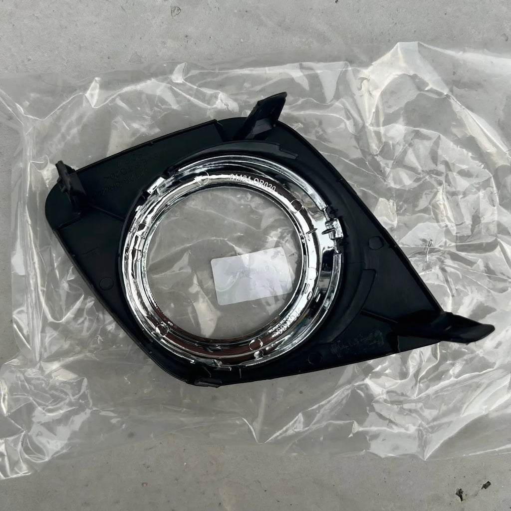 Black anti-fog light cover for Toyota RAV4 front bumper with lamp shade
