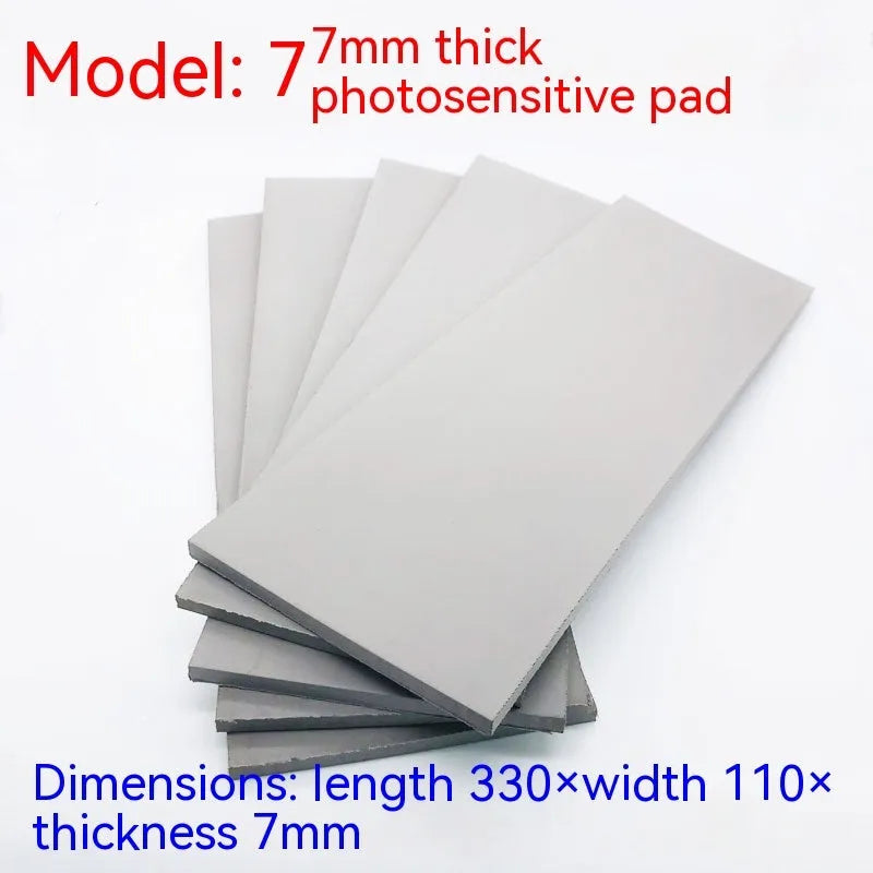 Black and grey plastic light-sensitive mat for pottery, calligraphy, and painting seal crafting.
