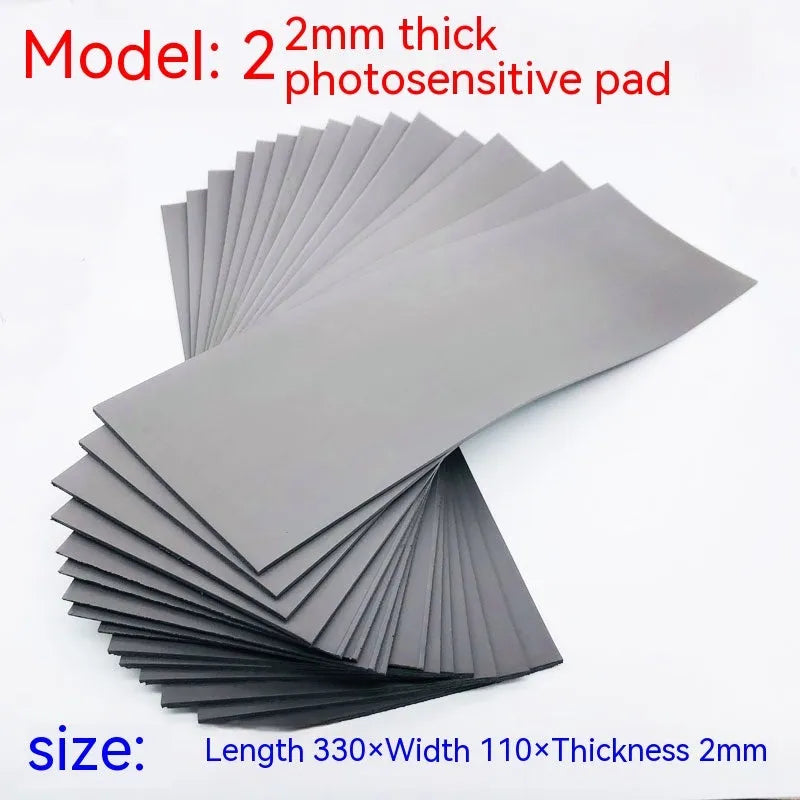 Black and grey plastic light-sensitive mat for pottery, calligraphy, and painting seal crafting.