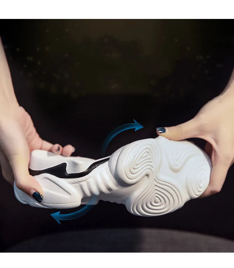 Breathable panda platform shoes with cross straps and colour blocking in black and green