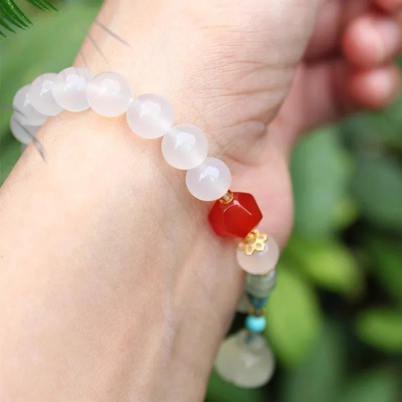 Hand-woven natural white agate and Tian Shan Cui Chinese-style geometric bracelet with lily elements