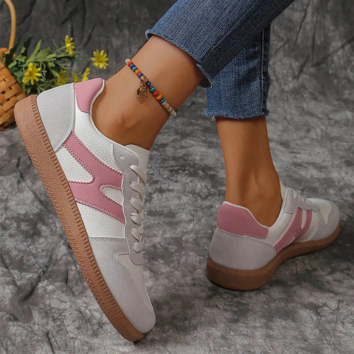 Women's black and pink colourblock lace-up round toe flats with flat heel in artificial PU